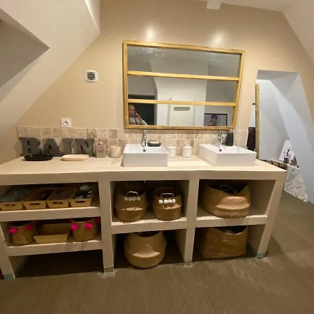 La Maison De Mouna Nyaraló Cholet